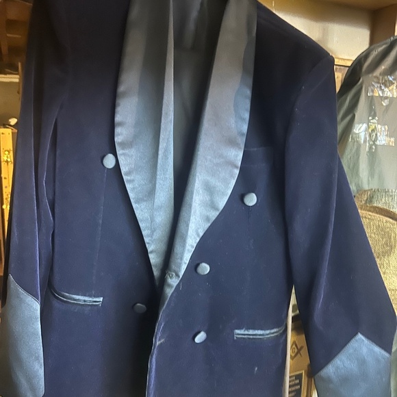 Velvet Tuxedo with shawl collar - Picture 1 of 3